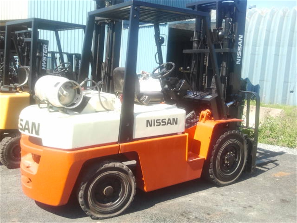 Nissan P80