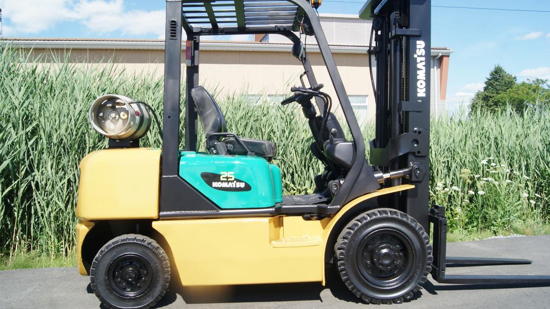 Komatsu FG25T-14