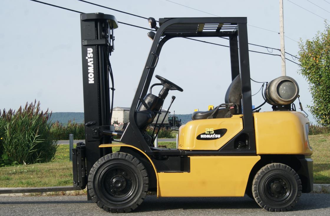 Komatsu FG25C-12