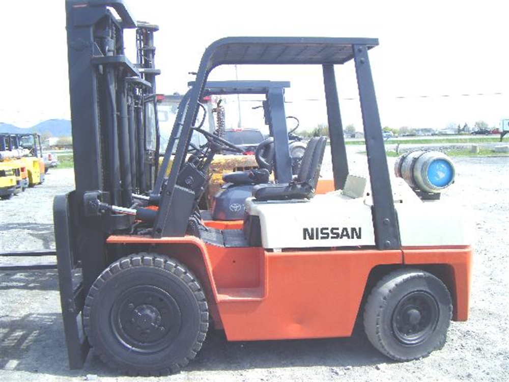 Nissan P80
