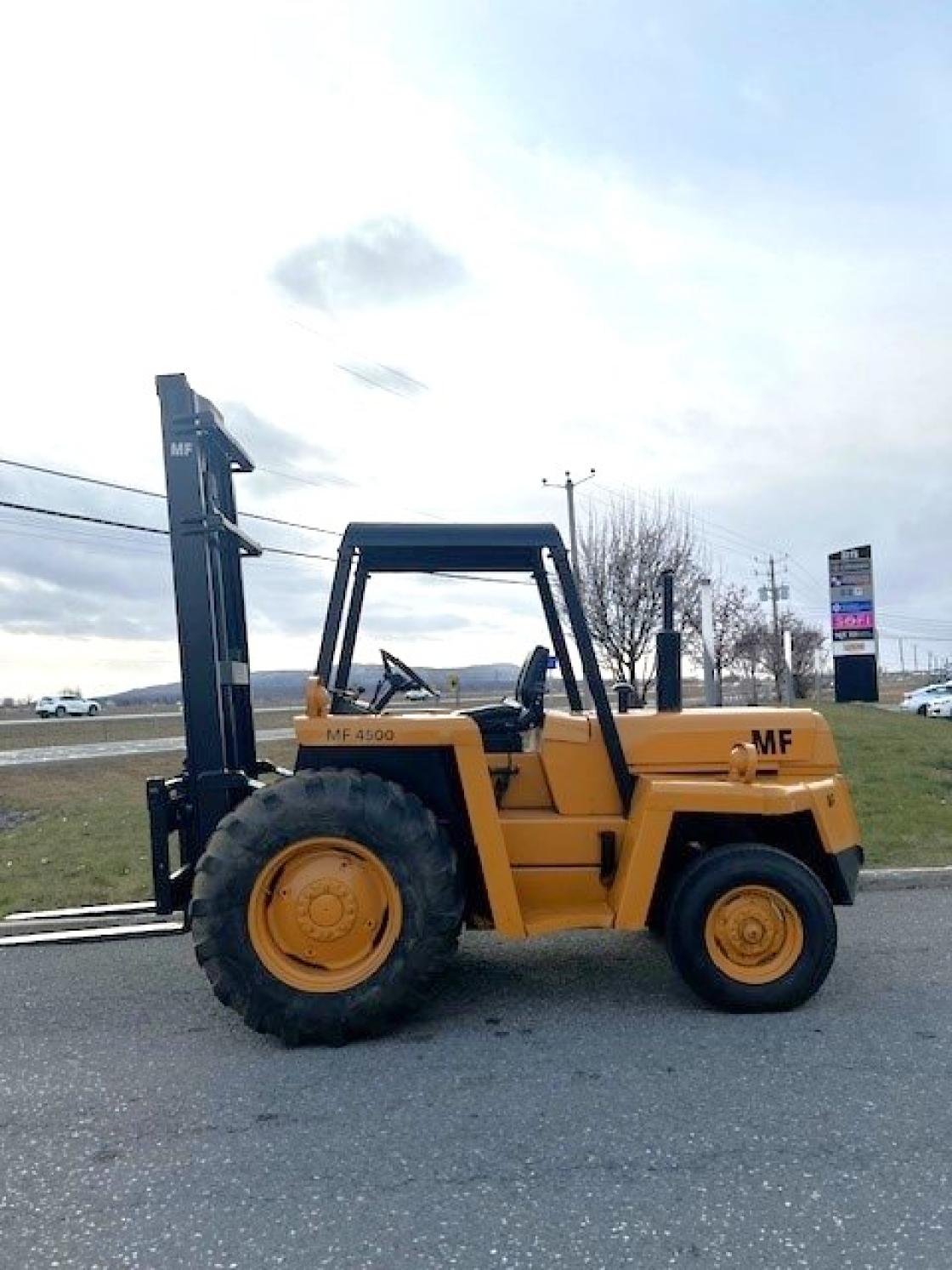 MASSEY FERGUSON MF4500