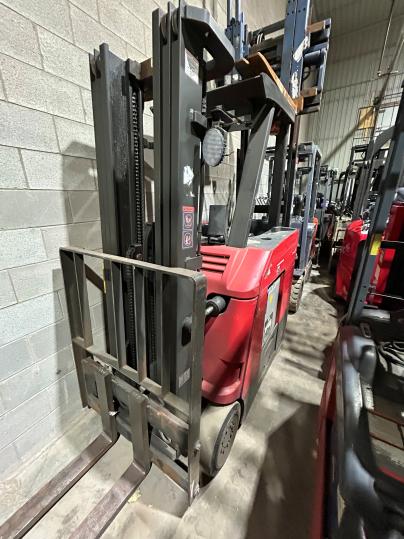 Modèles Chariots Élévateurs Usagés et Neufs Raymond