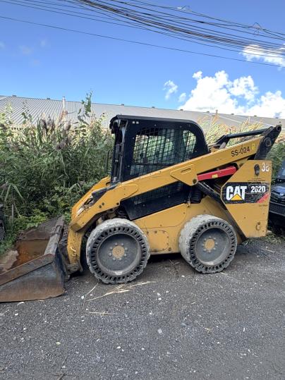 Caterpillar Forklifts(s) Piggyback