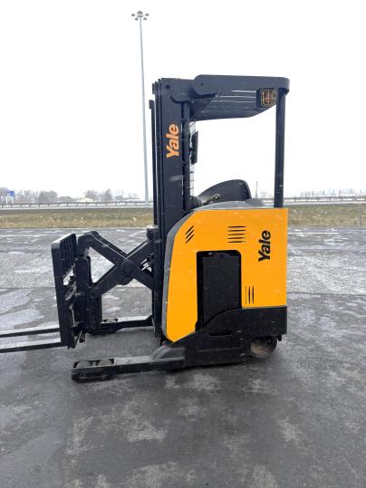 Chariot(s) Chariots élévateurs à mat rétractable Yale