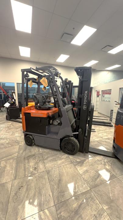 Modèles Chariots Élévateurs Usagés et Neufs Toyota