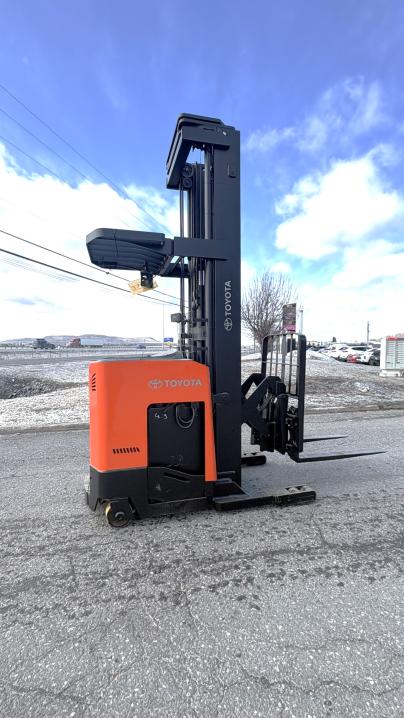 Chariot(s) Chariots élévateurs à mat rétractable Toyota