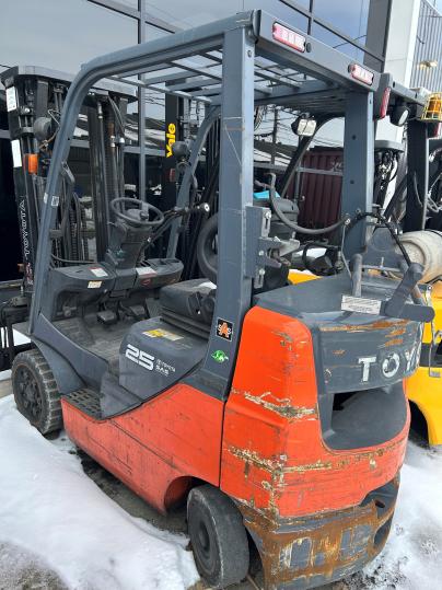 Chariot(s) Propane sur pneus à bandage Toyota