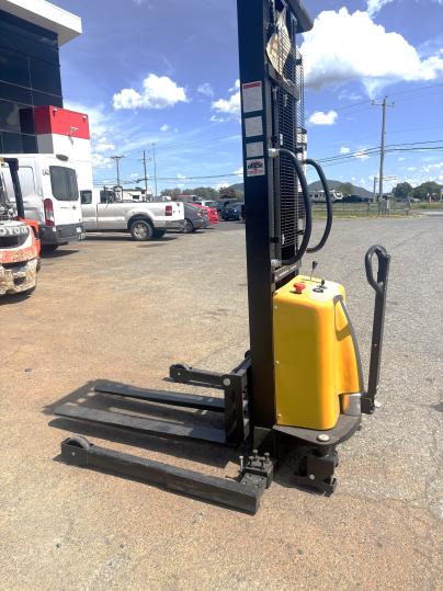 SEMI-ELECTRIC STACKER Forklifts(s) Walkie straddle