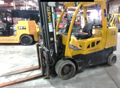 Modèles Chariots Élévateurs Usagés et Neufs Hyster