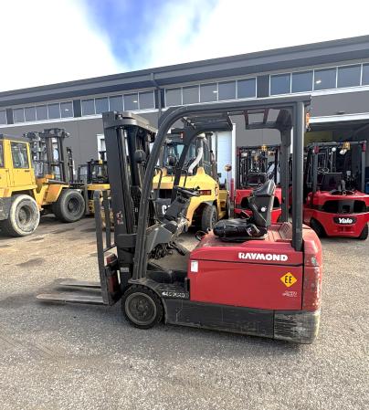 Raymond Forklifts(s) 3 wheels cushion electric