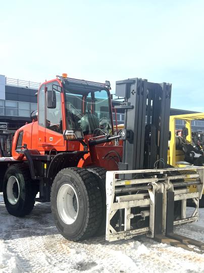 YUAN Forklifts(s) Pneumatic